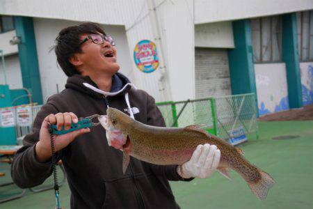 としまえんフィッシングエリア 釣果