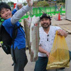 としまえんフィッシングエリア 釣果