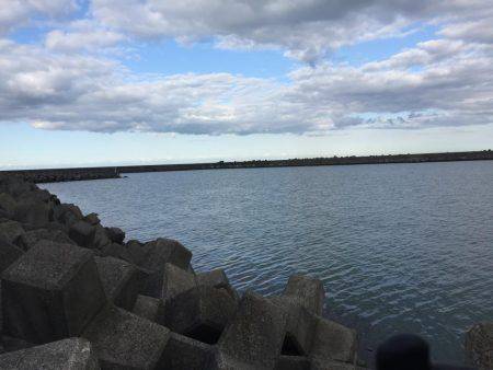 穴釣りでアイナメ