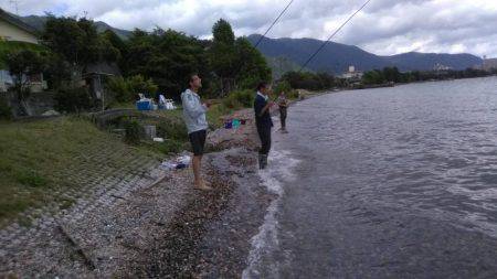 志賀浜で小鮎釣り