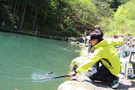小菅トラウトガーデン 釣果