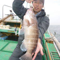 真祐丸 （しんゆうまる） 釣果