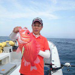 エンペラー 釣果