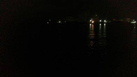 コンビナート湾奥