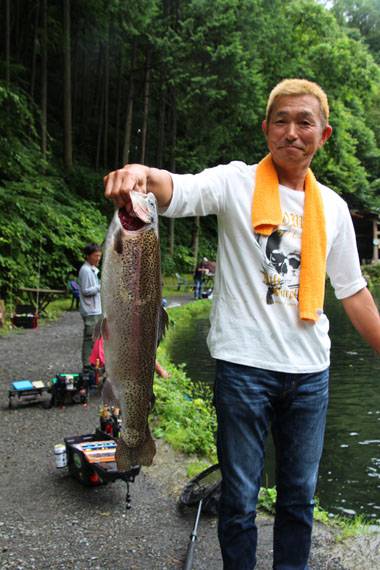 小菅トラウトガーデン 釣果