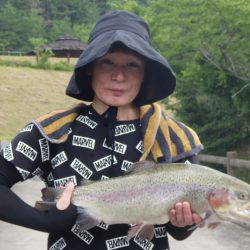 フィッシングレイクたかみや 釣果