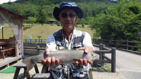 フィッシングレイクたかみや 釣果