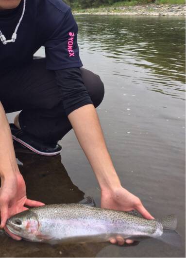 雨の中のトラウトフィッシング