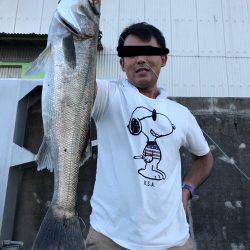 四日市港手前運河にて