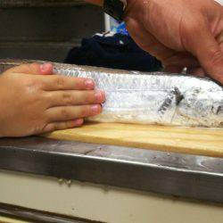 タチウオも人も多い