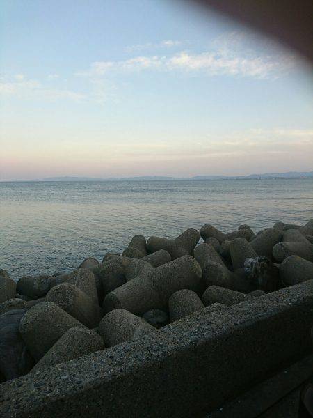 テトラで穴釣り