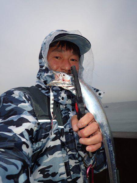 沖堤防で太刀魚！