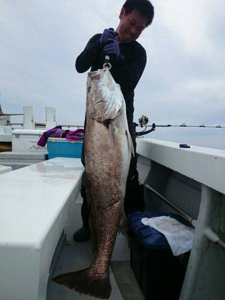 エンペラー 釣果