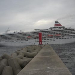 久しぶりに神戸港に