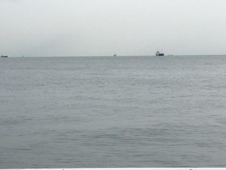 週末は雨でも人多いね〜！