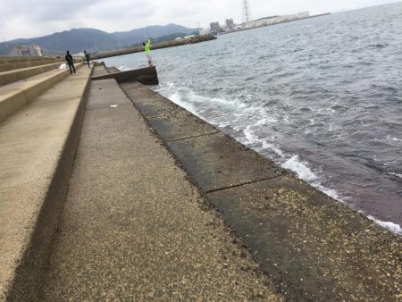 小雨の中粘って…