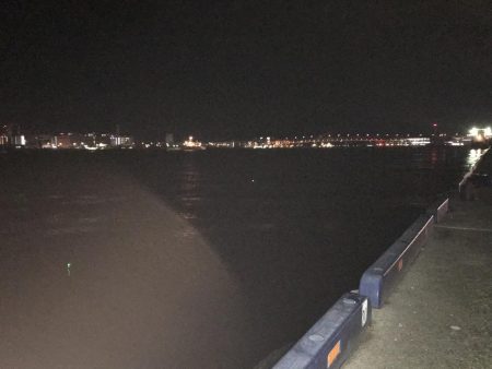 戻り気配が…。