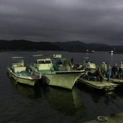 海上釣堀辨屋にて