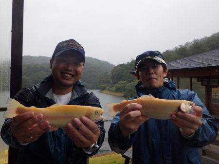フィッシングレイクたかみや 釣果