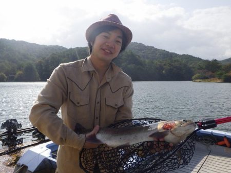 フィッシングレイクたかみや 釣果