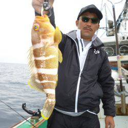 真祐丸 （しんゆうまる） 釣果