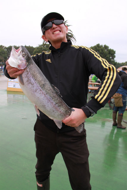 としまえんフィッシングエリア 釣果