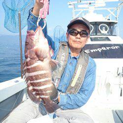 エンペラー 釣果