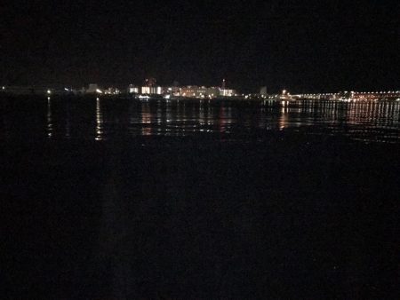 雨上がりの海へ