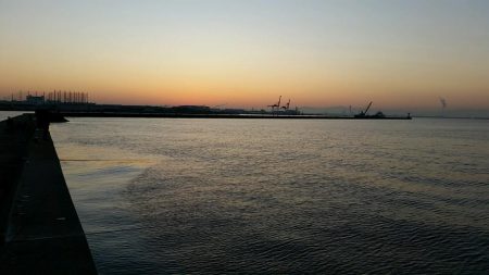 ケーソン、朝にタチウオの時合いありました。