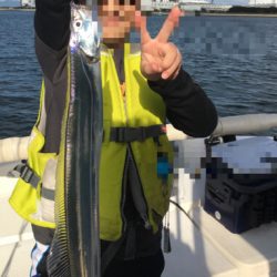 ボートでユラユラ太刀魚狙い