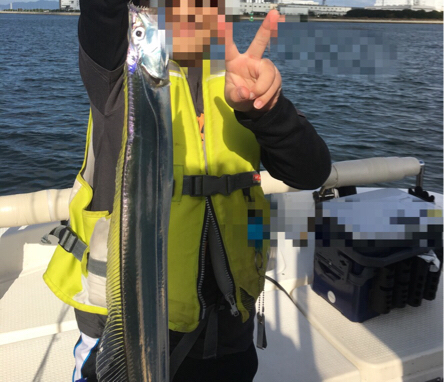 ボートでユラユラ太刀魚狙い