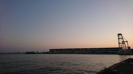 タチウオつれず、グレが。