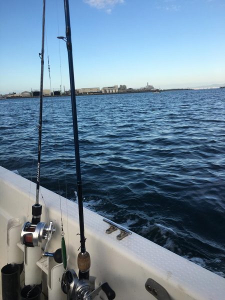 ボートでユラユラ太刀魚狙い