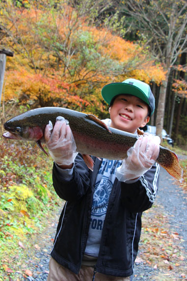小菅トラウトガーデン 釣果