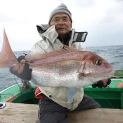 真祐丸 (しんゆうまる) 釣果