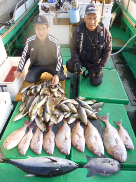 真祐丸 （しんゆうまる） 釣果