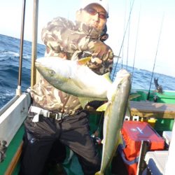 真祐丸 (しんゆうまる) 釣果