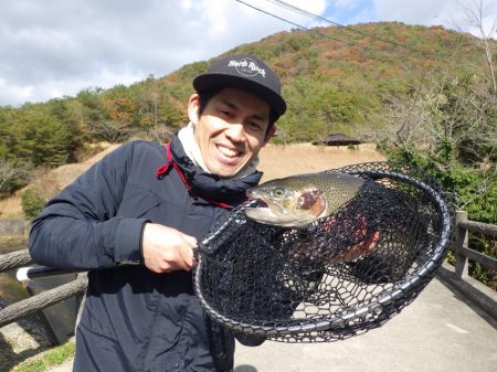 フィッシングレイクたかみや 釣果
