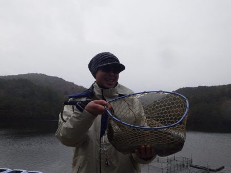 フィッシングレイクたかみや 釣果