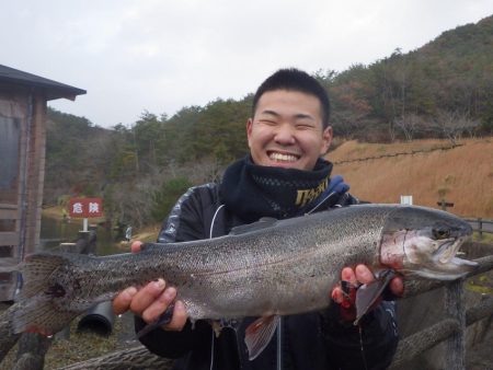 フィッシングレイクたかみや 釣果