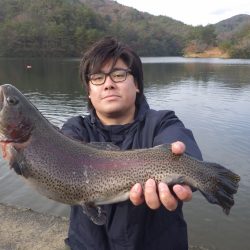 フィッシングレイクたかみや 釣果