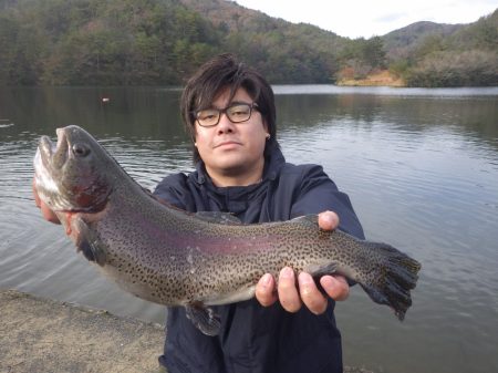フィッシングレイクたかみや 釣果