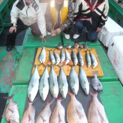 真祐丸 (しんゆうまる) 釣果