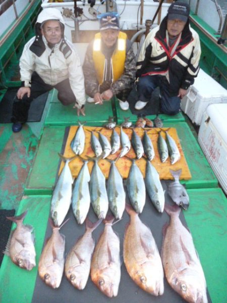 真祐丸 (しんゆうまる) 釣果