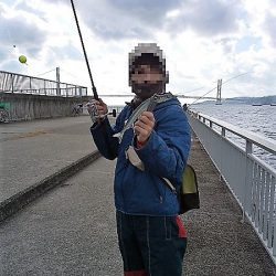 次男とサヨリ釣り