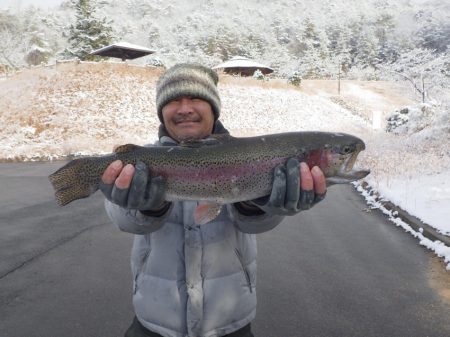 フィッシングレイクたかみや 釣果