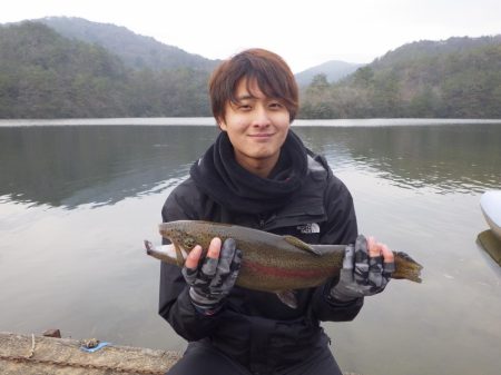 フィッシングレイクたかみや 釣果