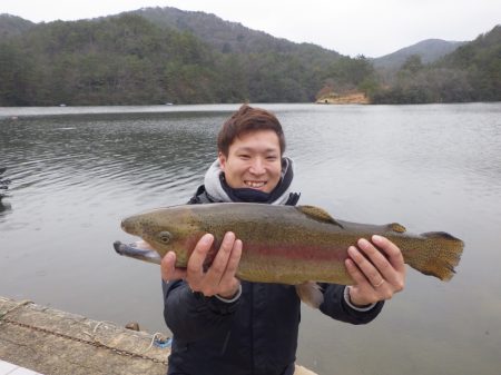 フィッシングレイクたかみや 釣果
