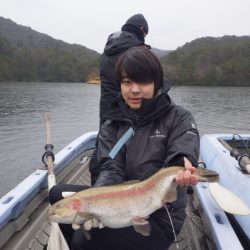 フィッシングレイクたかみや 釣果
