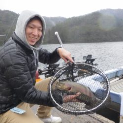 フィッシングレイクたかみや 釣果